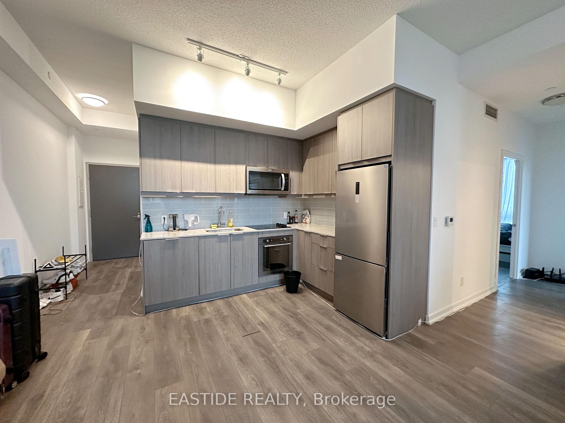 2 Bedrooms Condo at 36 Forest Manor, Toronto For sale