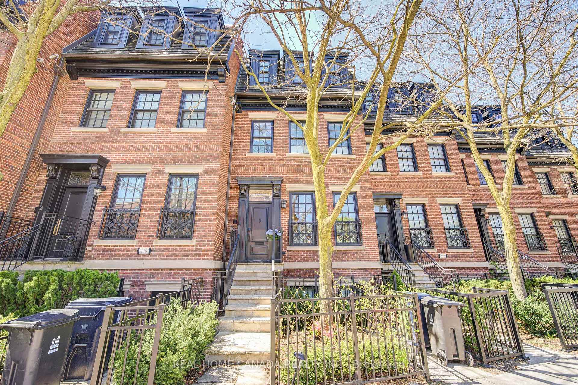 121 Davenport Road, Toronto