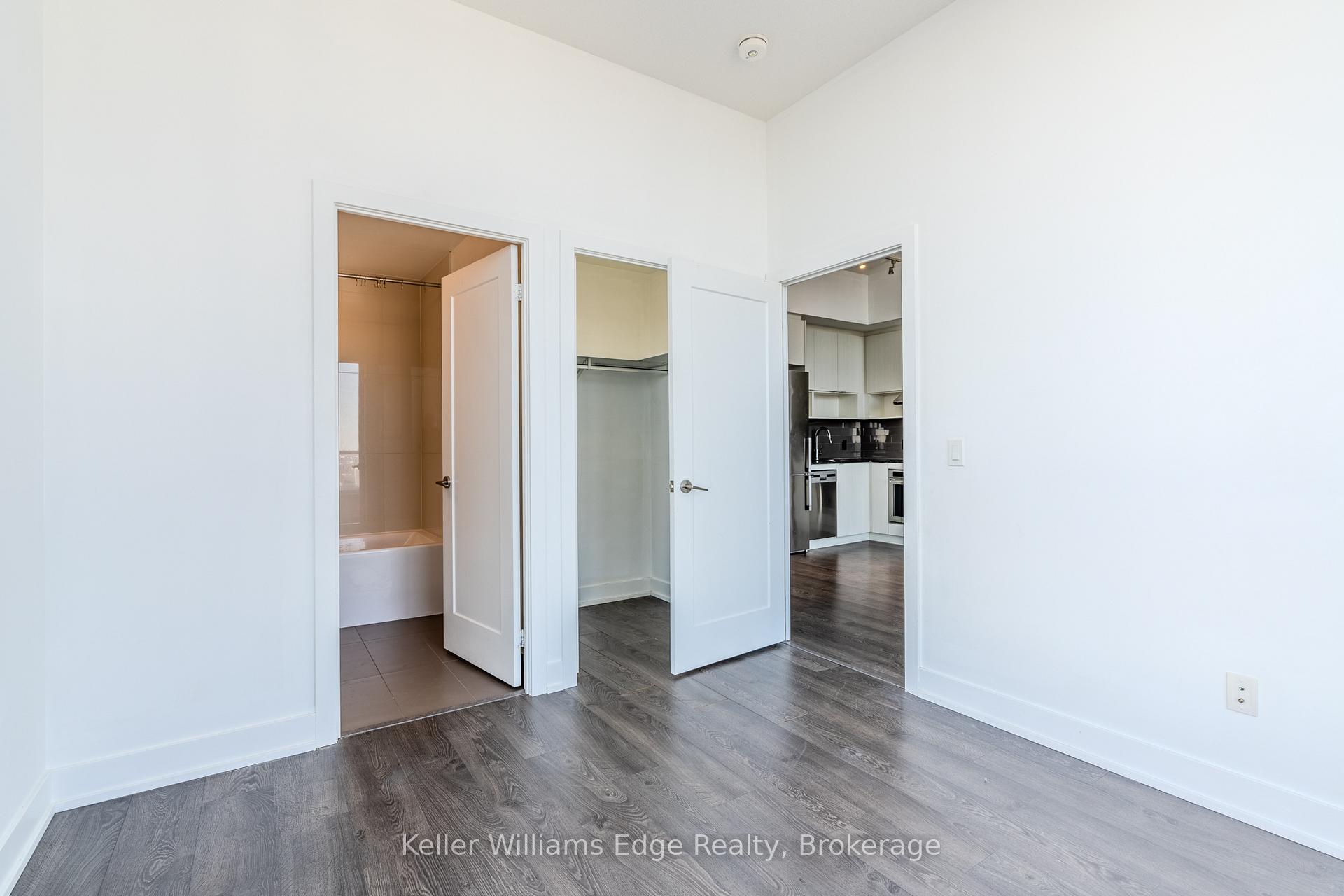 2 Bedrooms Condo at 7 Mabelle,  Toronto For sale