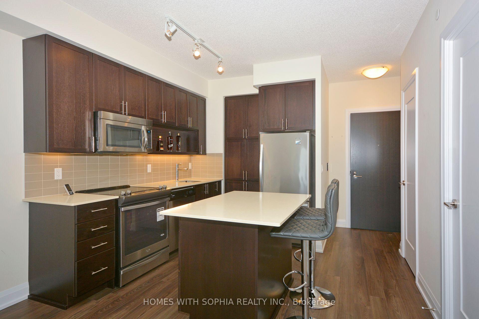 2 Bedrooms Condo at 18 Graydon Hall, Toronto For sale