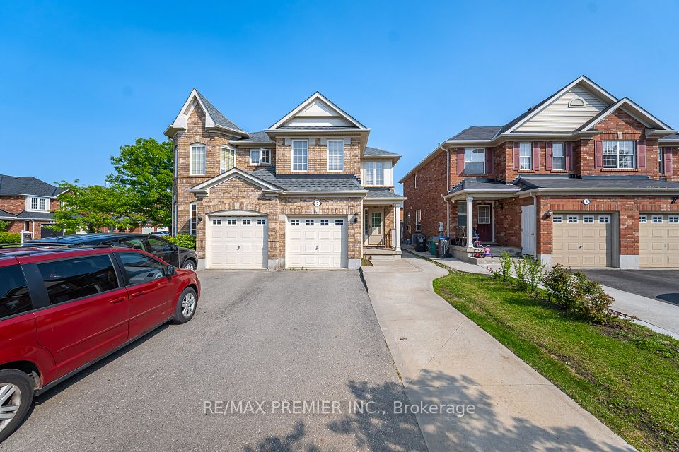 3 Coachlight Crescent, Brampton, ON L6P 2Y6