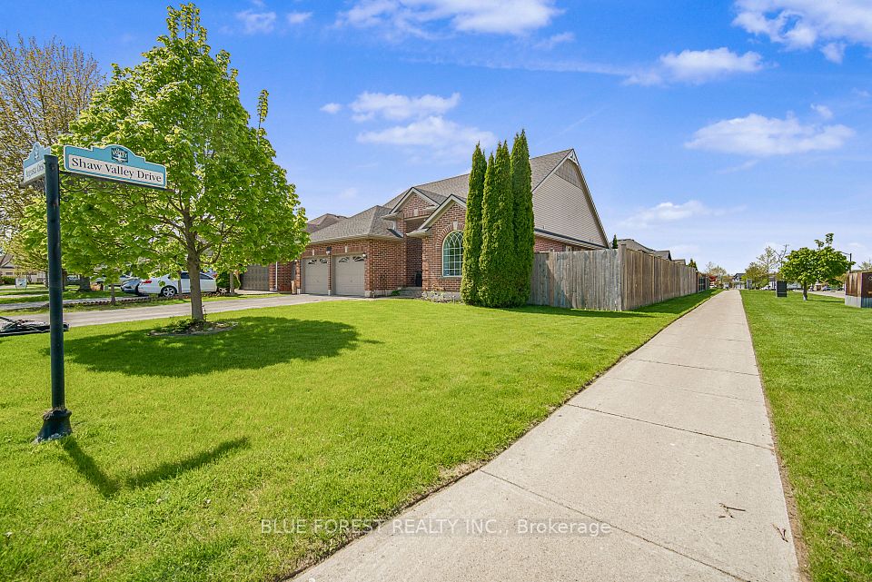 57 Augusta Crescent, St. Thomas, ON N5R 6K1
