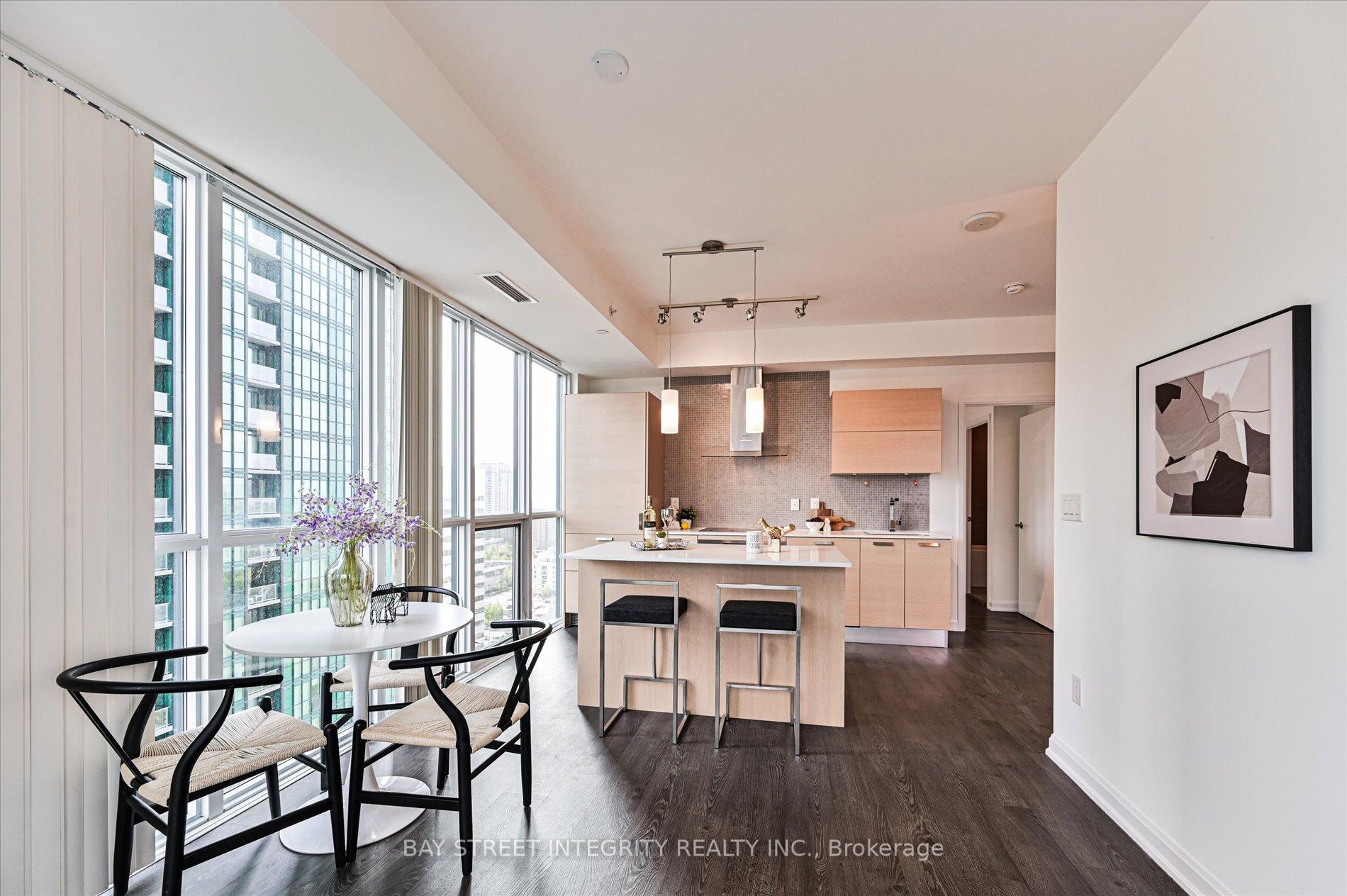 3 Bedrooms Condo at 11 Bogert, Toronto For sale