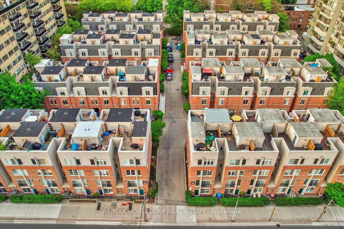 2 Bedrooms Condo at 415 Jarvis, Toronto For sale