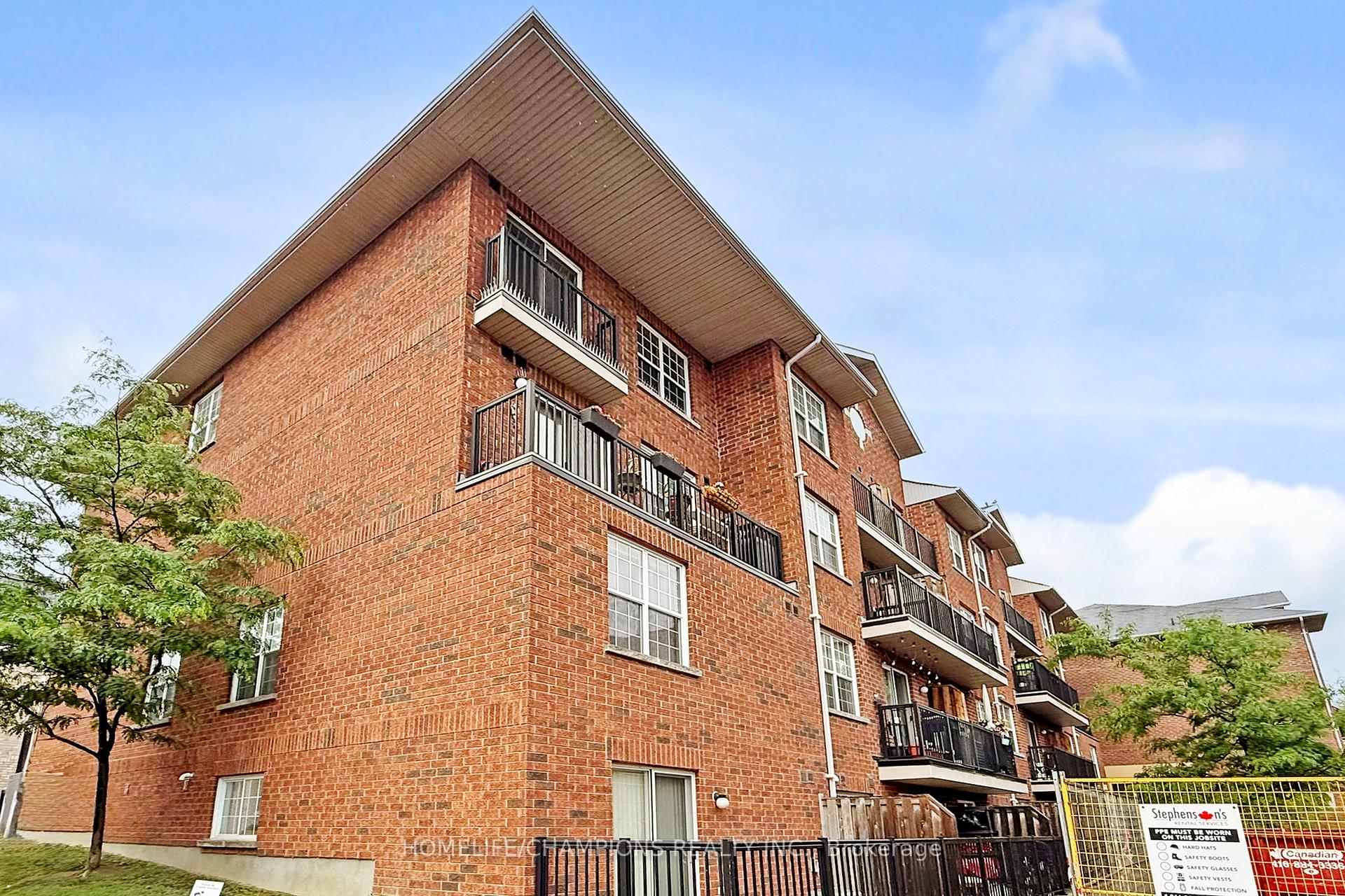 2 Bedrooms Condo at 35 Strangford, Toronto For sale