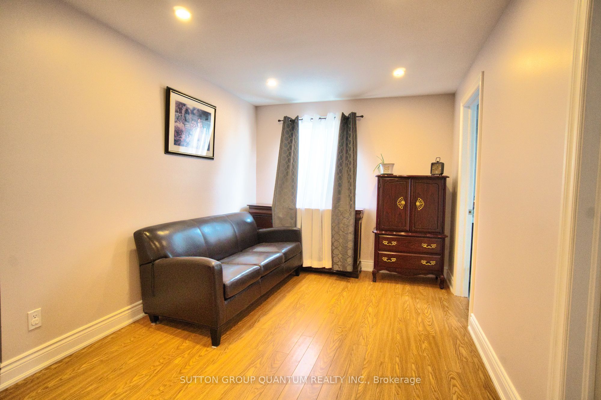 80 Bartlett Avenue