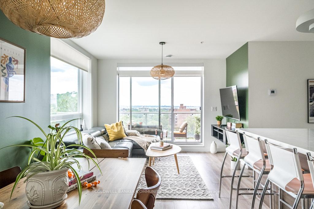 2 Bedrooms Condo at 467 Charlton, Hamilton For sale