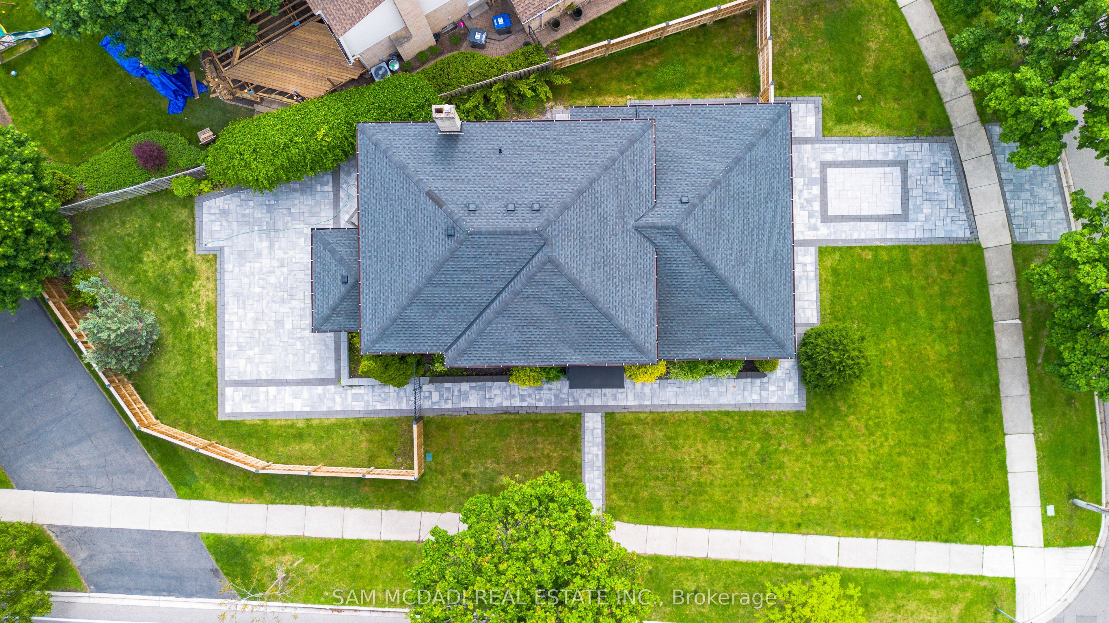 2535 Robin Drive