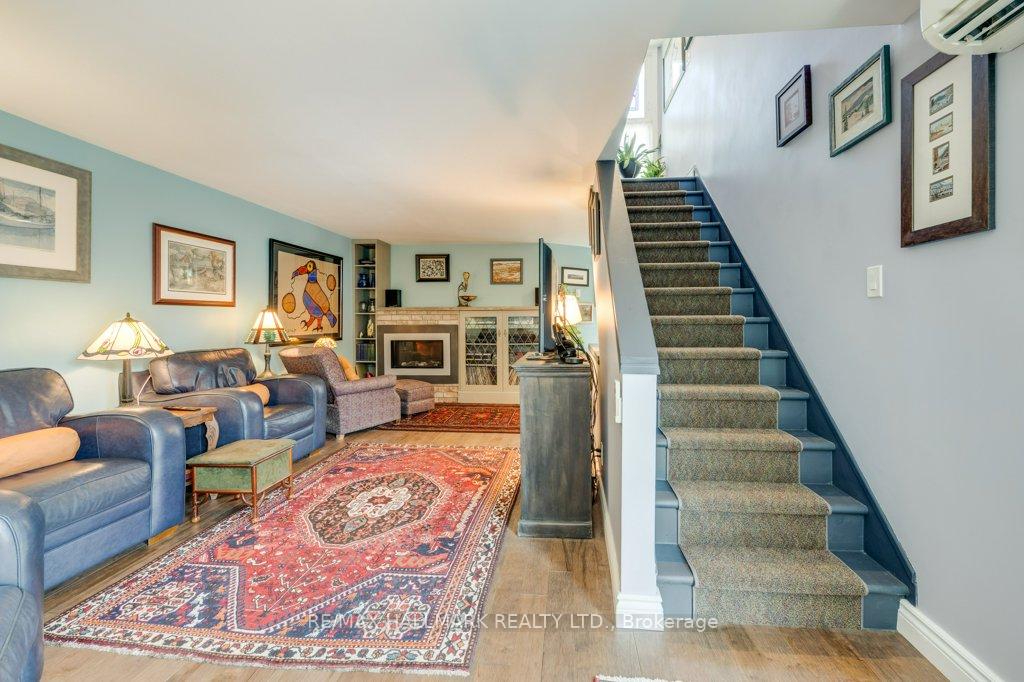 2 Bedrooms Condo at 2366 Queen, Toronto For sale