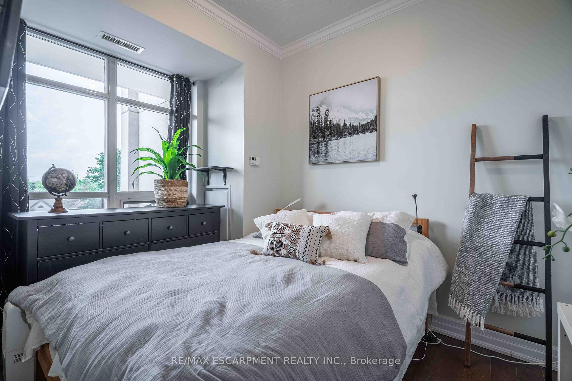 1 Bedroom Condo at 90 CHARLTON, Hamilton For sale