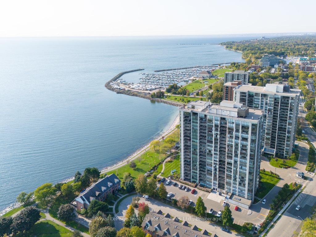 2 Bedrooms Condo at 2170 Marine, Oakville For sale