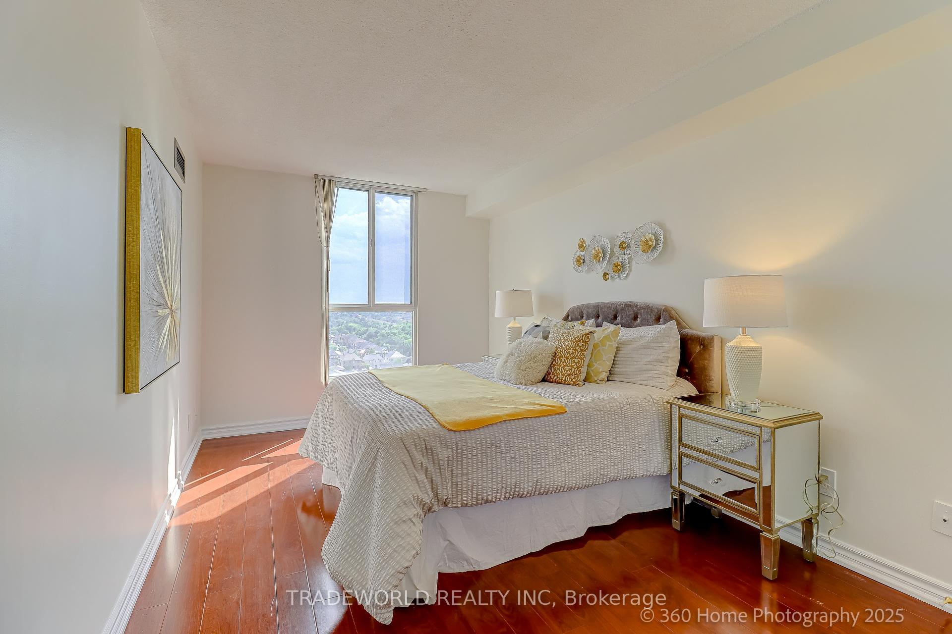 3 Bedrooms Condo at 155 Hillcrest, Mississauga For sale