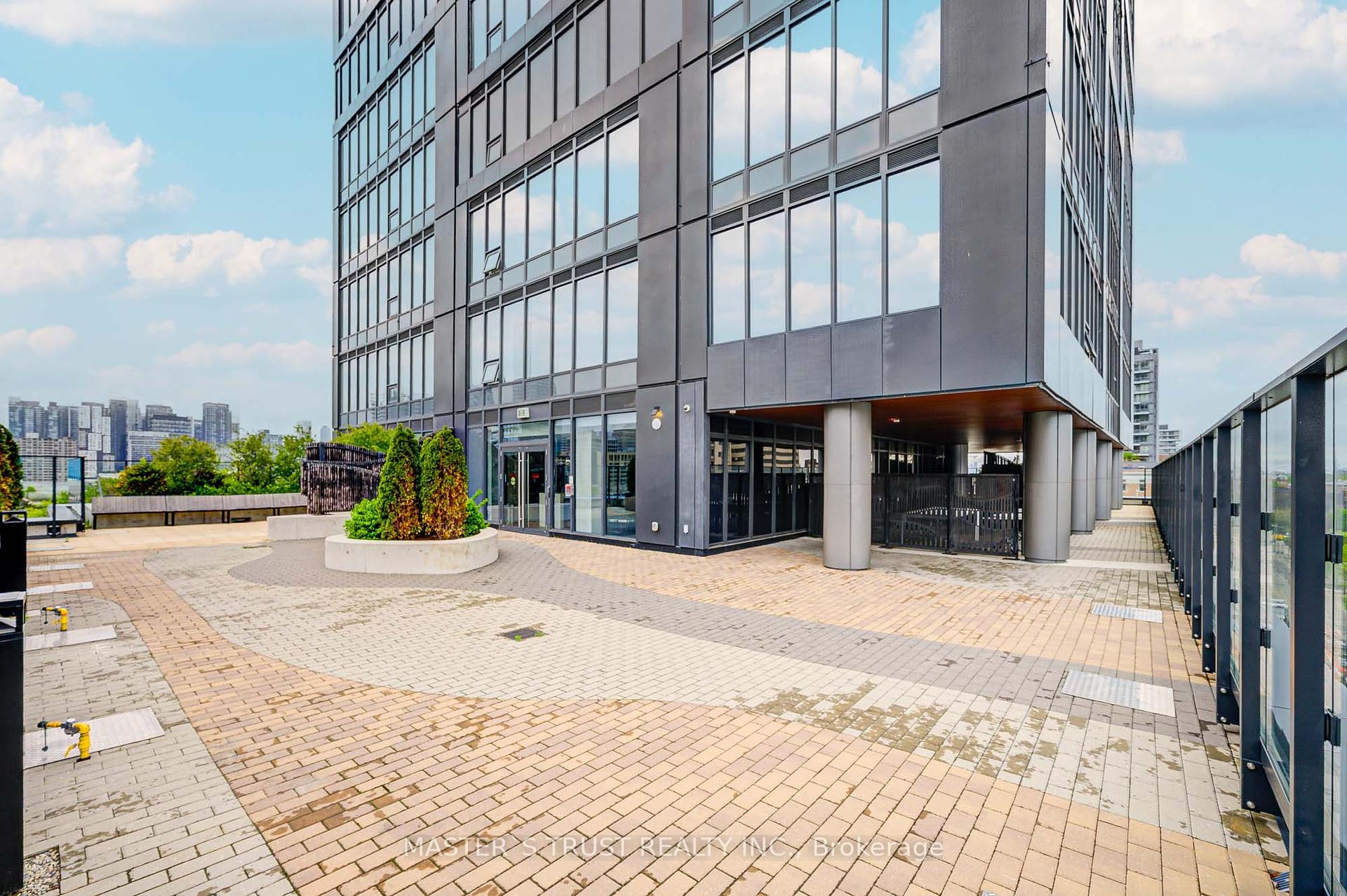2 Bedrooms Condo at 203 College, Toronto For sale