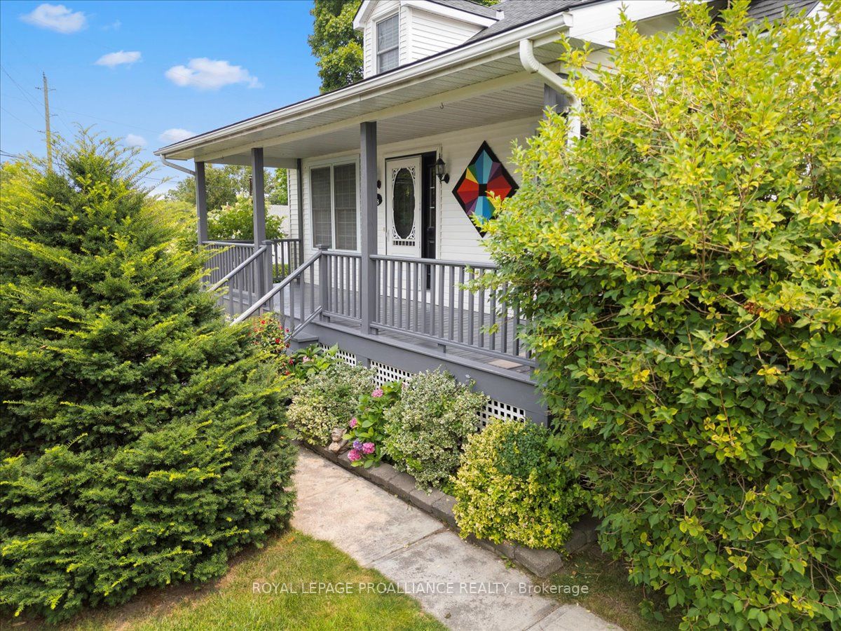 98 Bridge Street, Prince Edward County, ON K0K 2T0