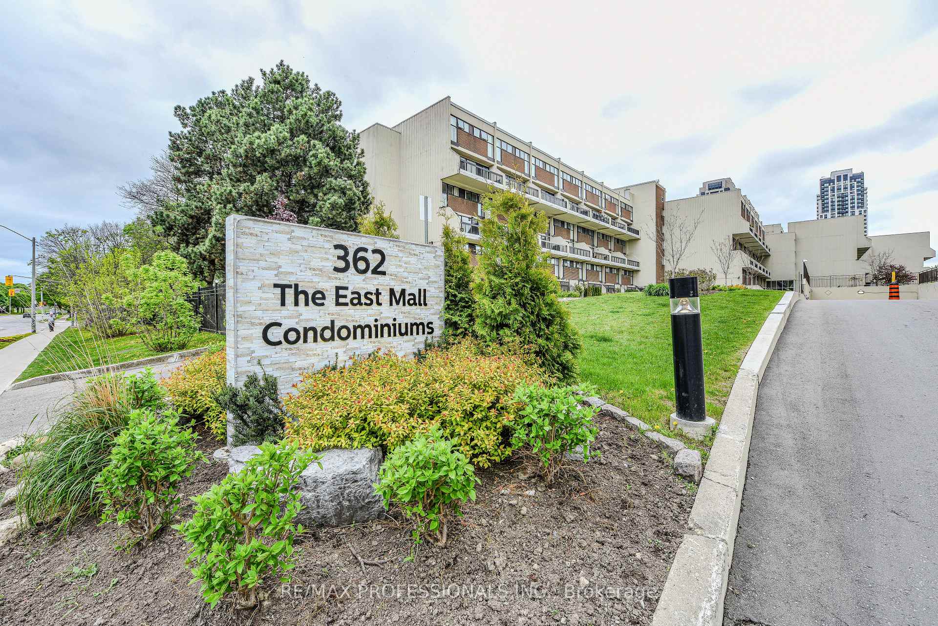 3 Bedrooms Condo at 362 The East Mall, Toronto For sale