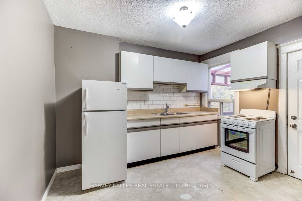 1215 Bathurst Street 2