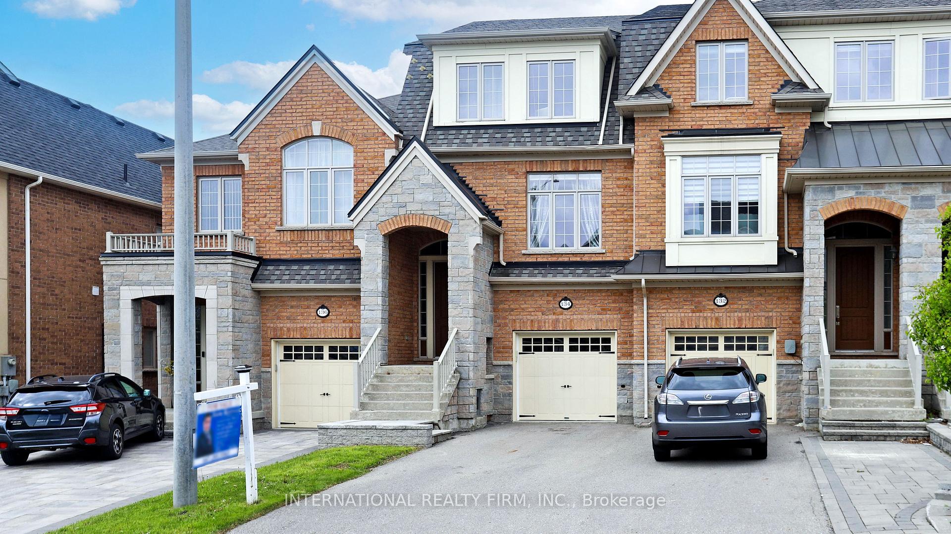134 Lacewood Drive, Richmond Hill, ON L4S 0E5