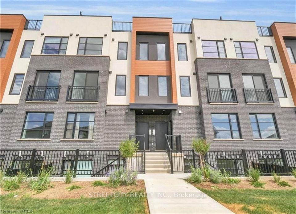 3900 Savoy