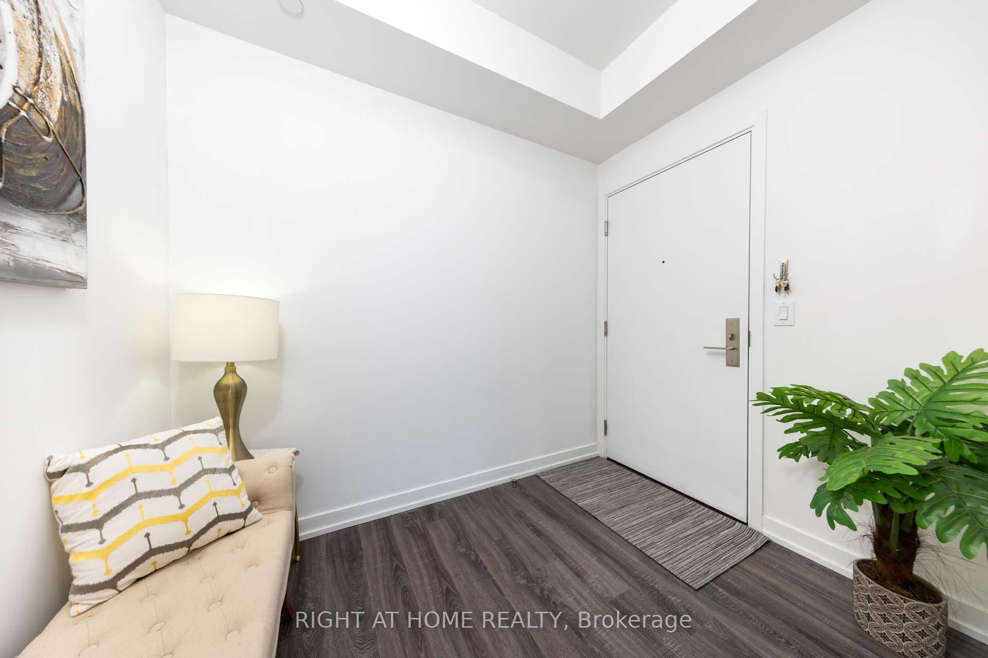3 Bedrooms Condo at 20 Edward, Toronto For sale