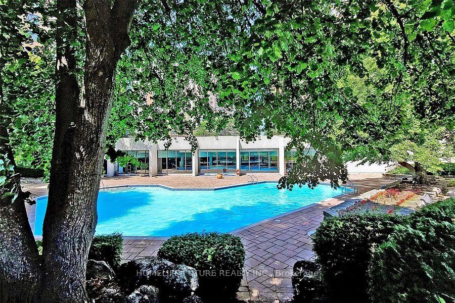 3 Bedrooms Condo at 75 Bamburgh,  Toronto For sale