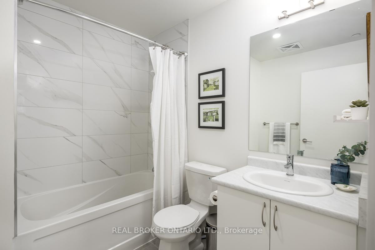 3 Bedrooms Condo at 10 Wilby, Toronto For sale