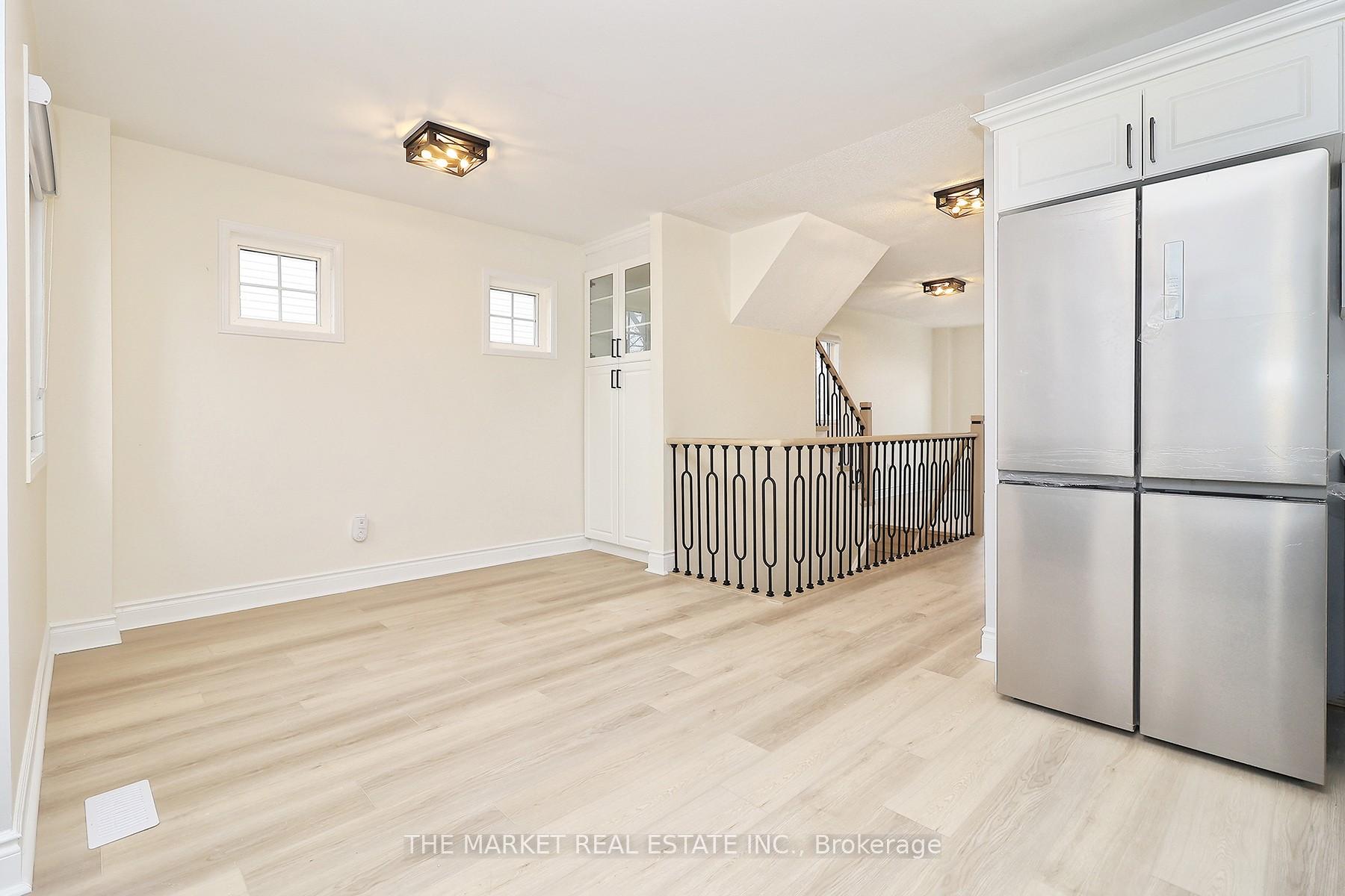 3 Bedrooms Condo at 7190 Atwood, Mississauga For sale