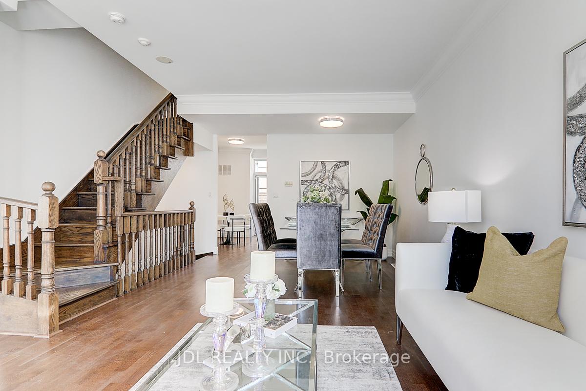 3 Bedrooms Condo at 934 Mount Pleasant,  Toronto For sale