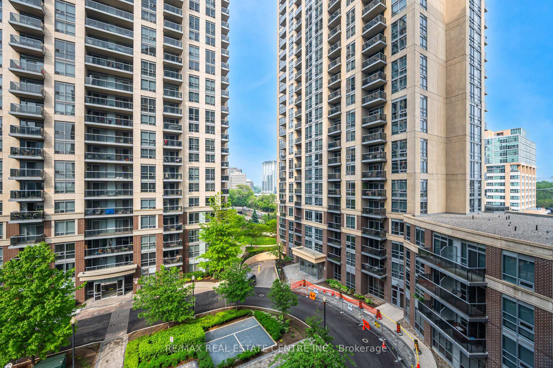 1 Bedroom Condo at 1 Michael Power, Toronto For sale