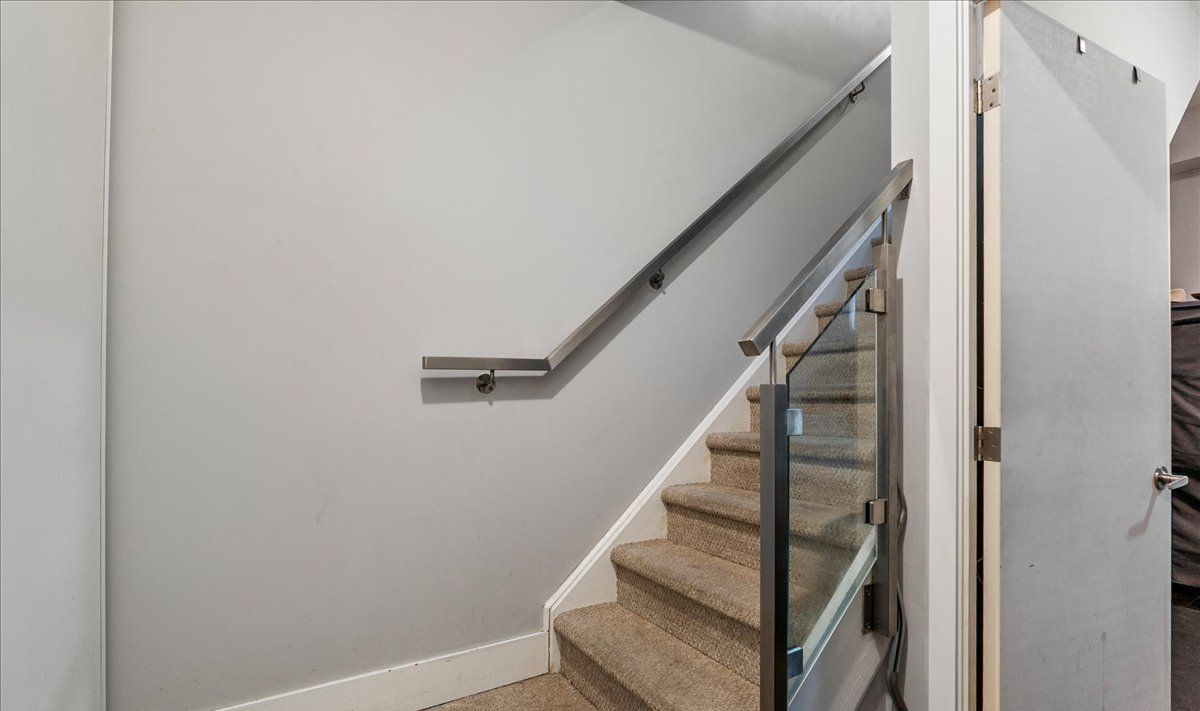 323 Kingston Road 101