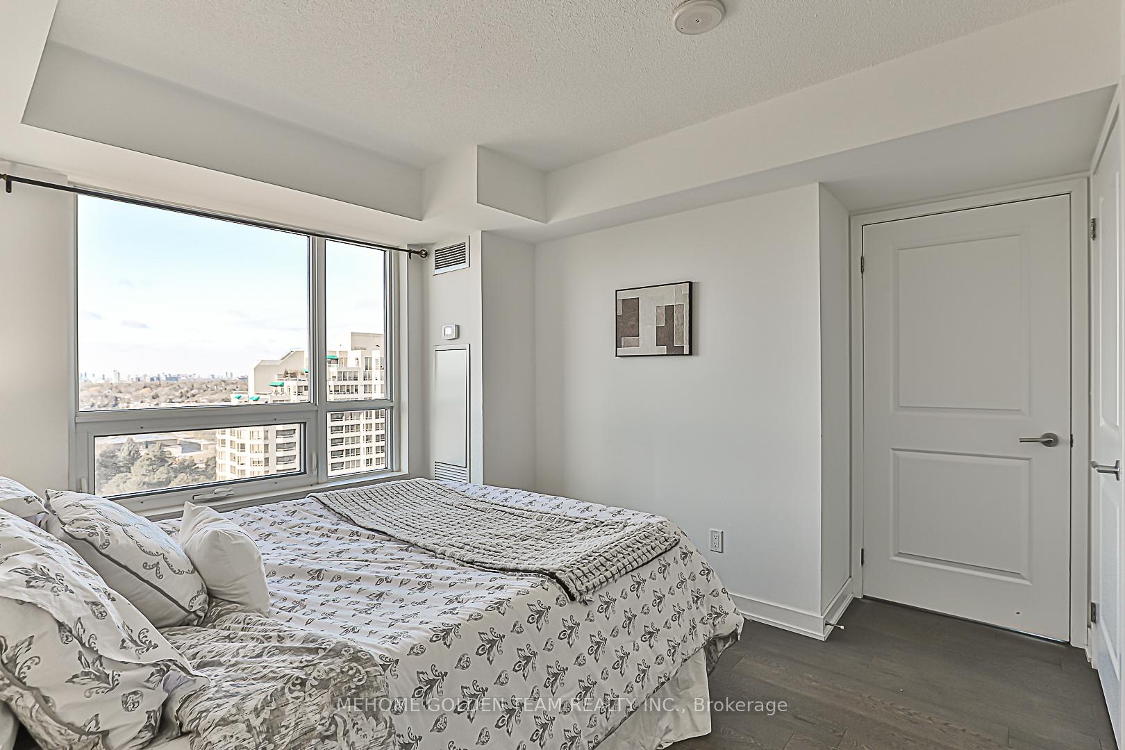 3 Bedrooms Condo at 185 Bonis,  Toronto For sale