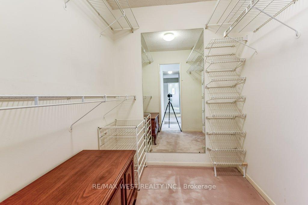 3 Bedrooms Condo at 2000 Islington, Toronto For sale