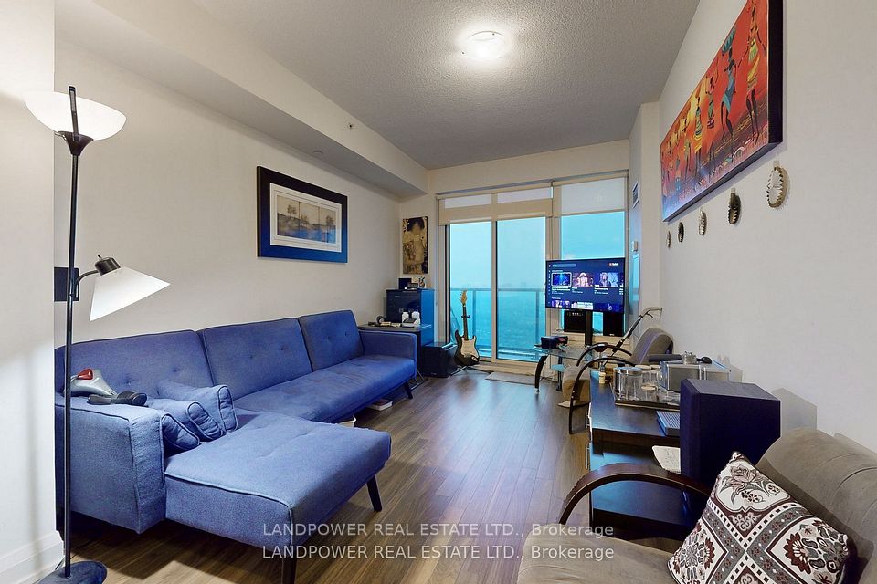 7161 Yonge