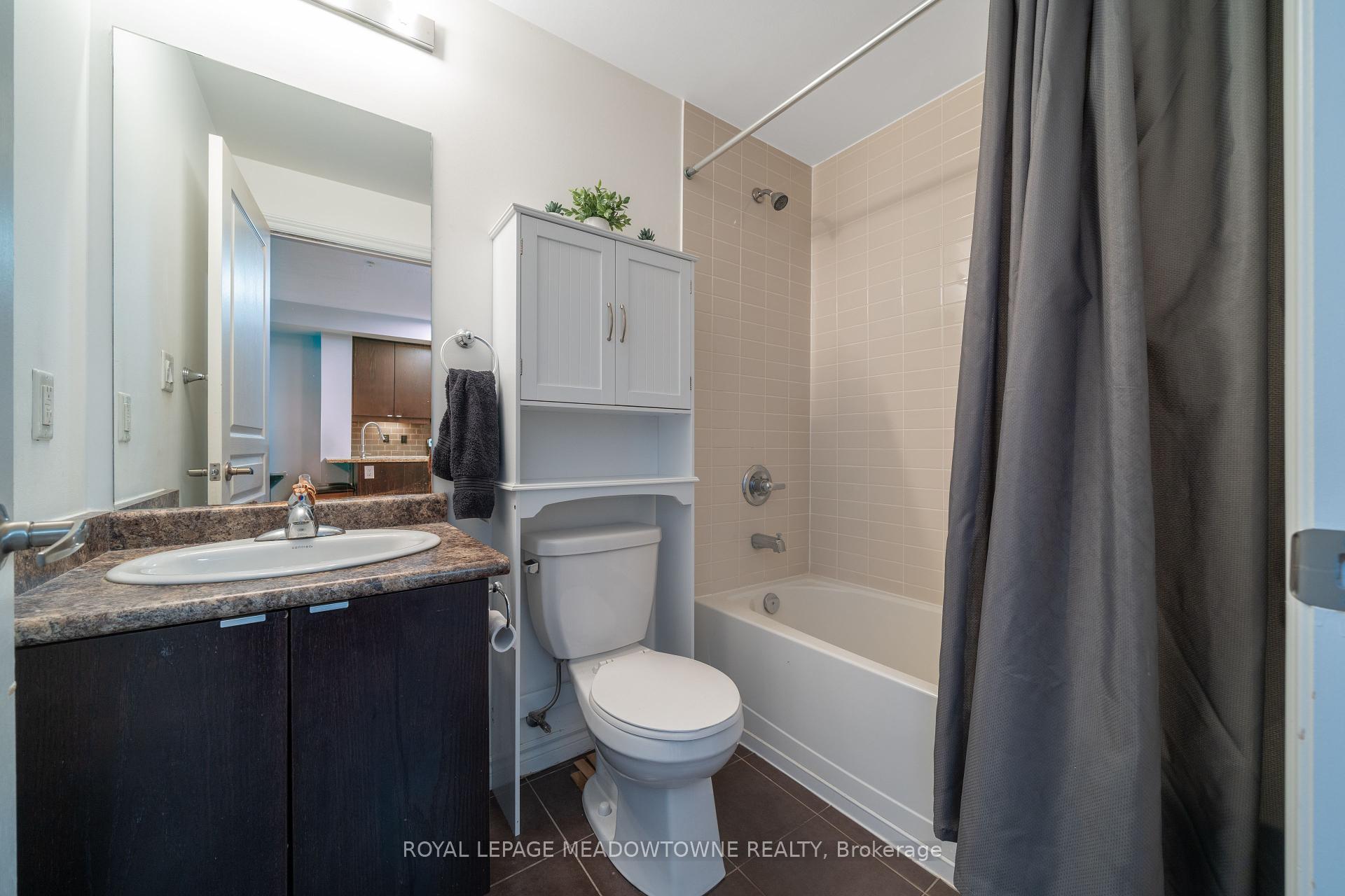 1 Bedroom Condo at 570 Lolita, Mississauga For sale