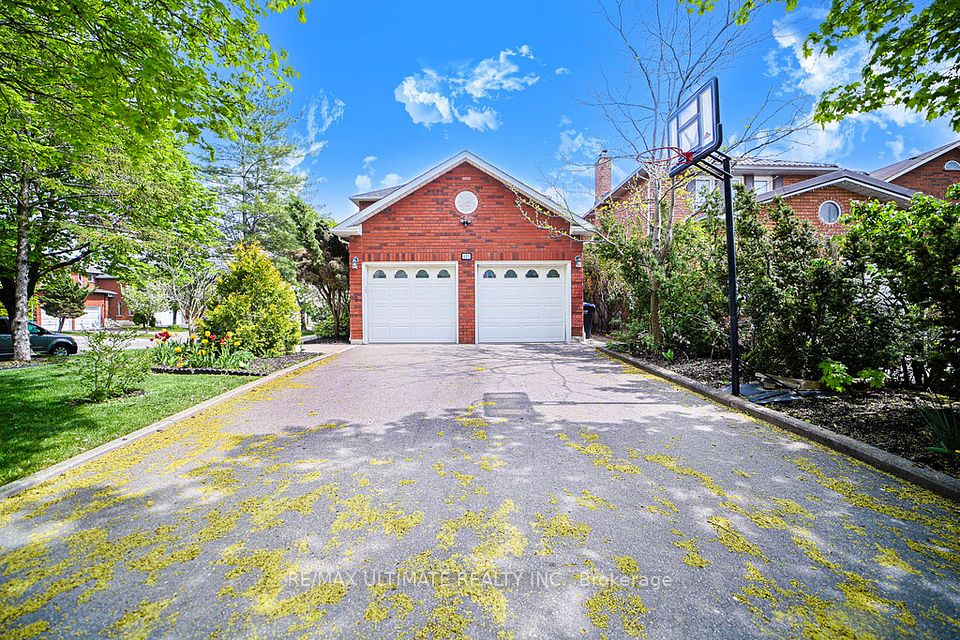 431 Commonwealth Circle, Mississauga, ON L5B 3V7