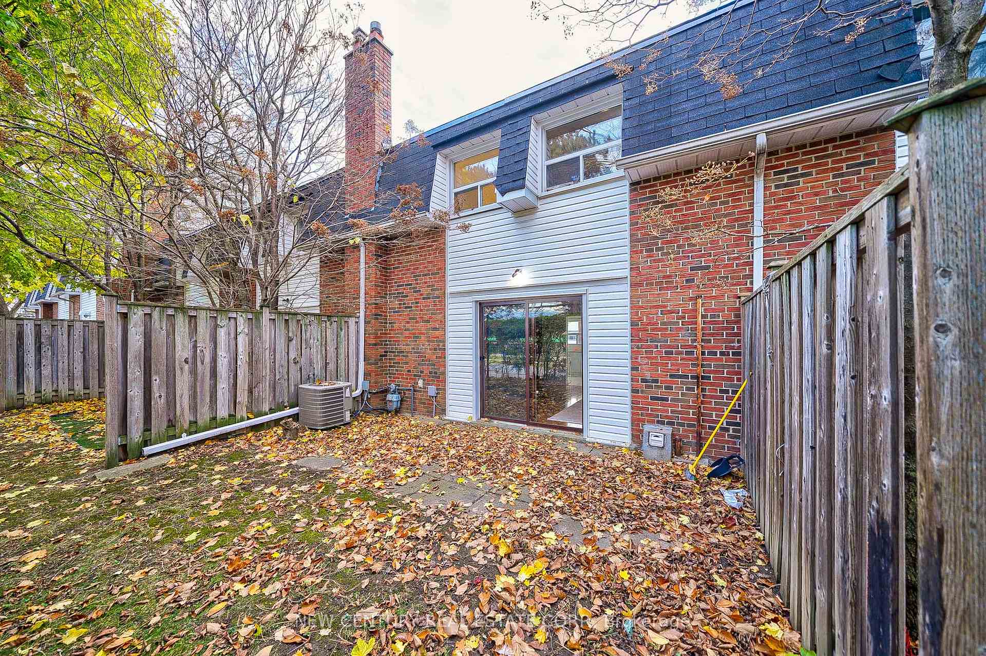 3 Bedrooms Condo at 92 Trailridge,  Toronto For sale