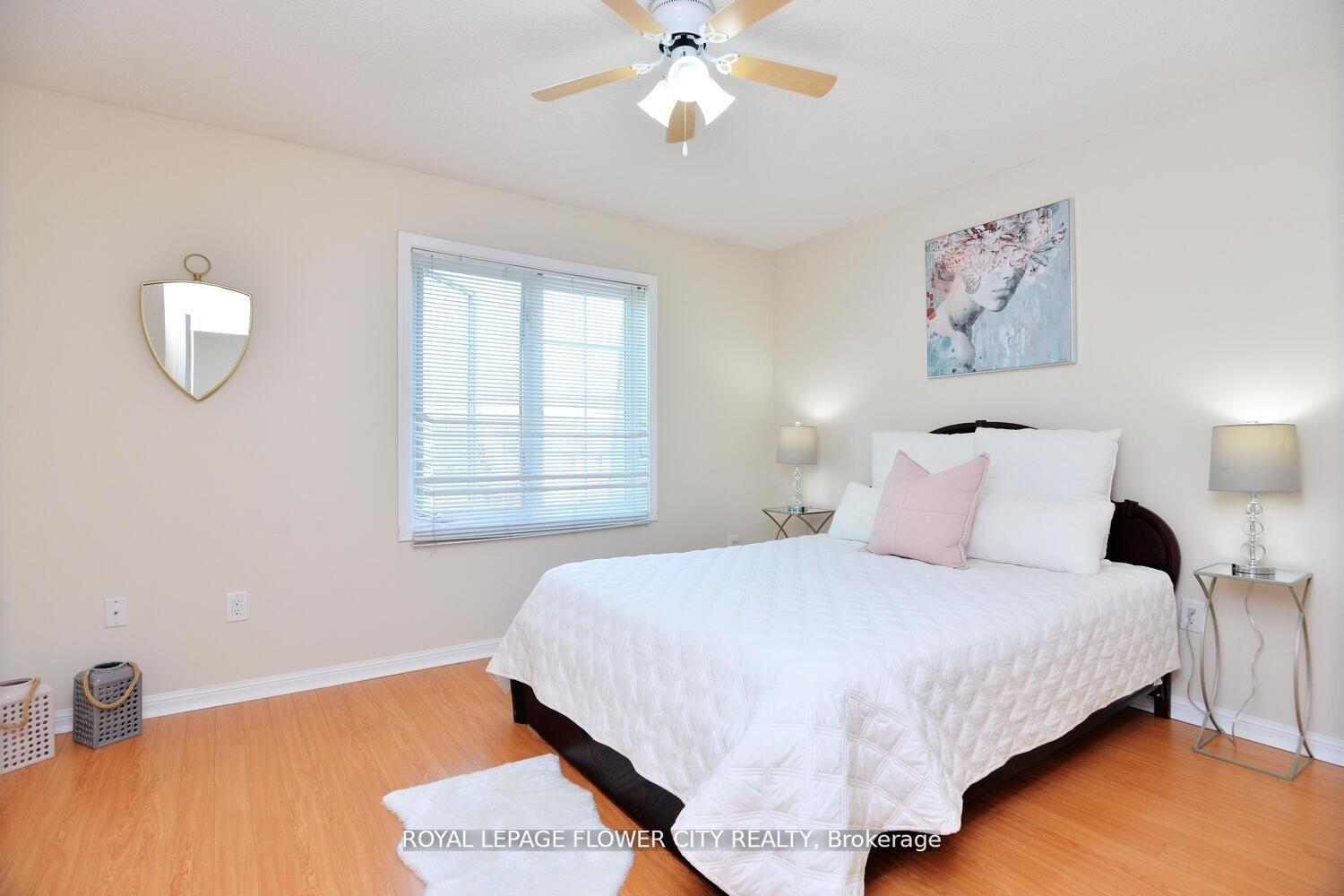 3 Bedrooms Condo at 4950 Rathkeale,  Mississauga For sale