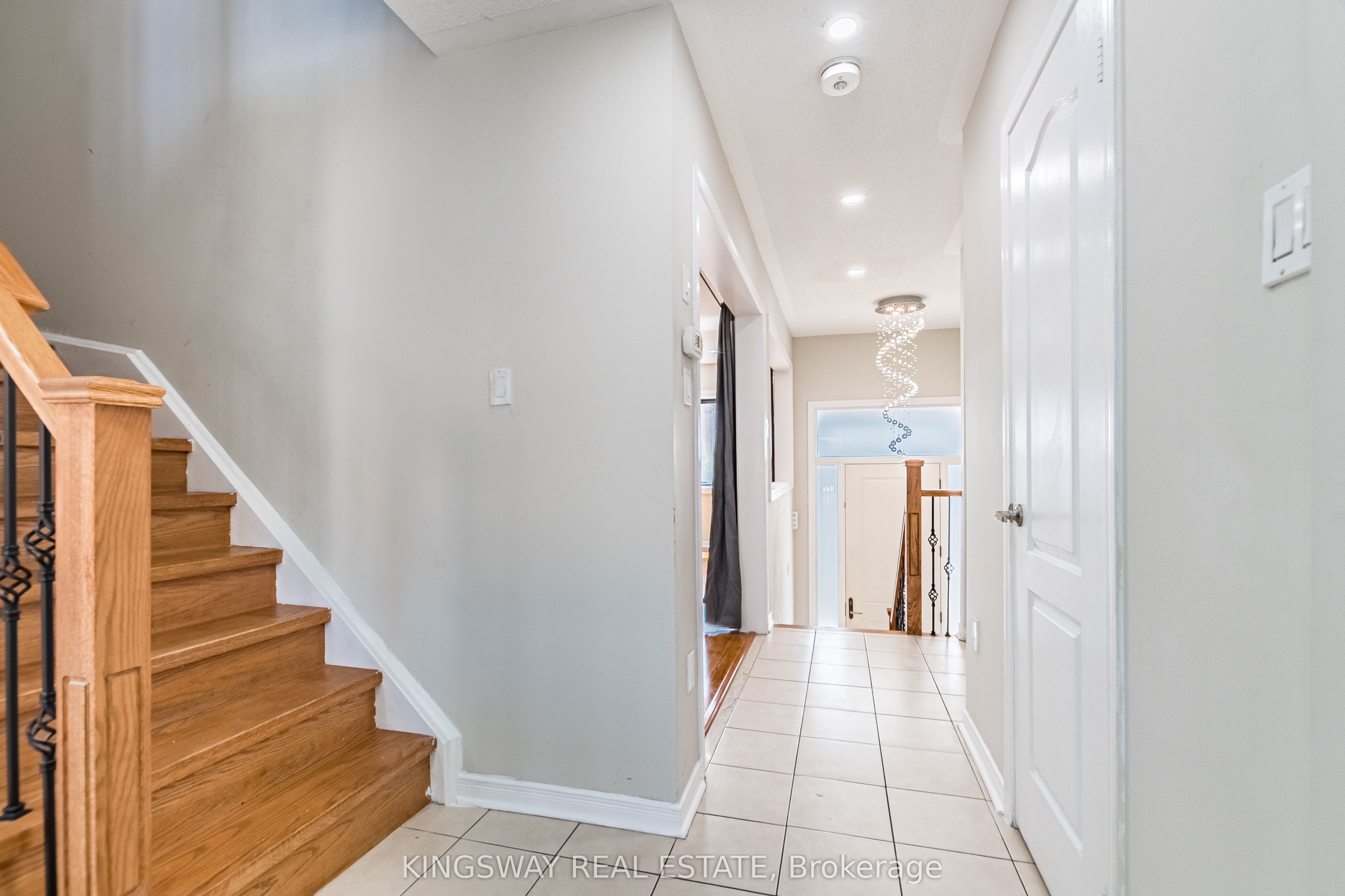 5821 Tiz Road, Mississauga Hurontario