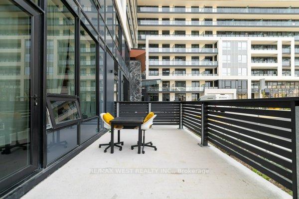 2 Bedrooms Condo at 3220 William Coltson, Oakville For sale