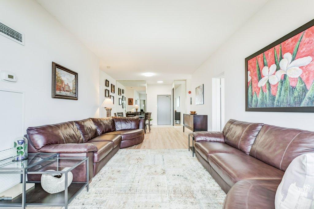 2 Bedrooms Condo at 1201 North Shore, Burlington For sale