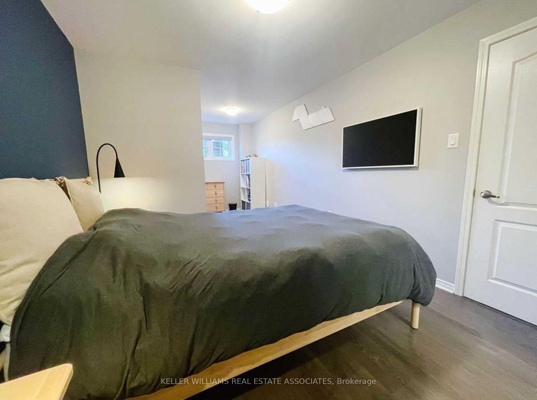 3 Bedrooms Condo at 2441 Greenwich, Oakville For sale