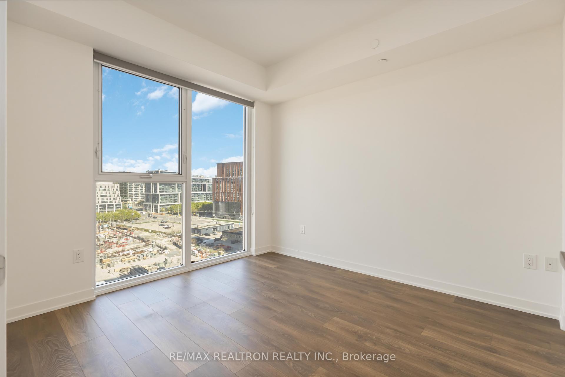 2 Bedrooms Condo at 20 Richardson, Toronto For sale