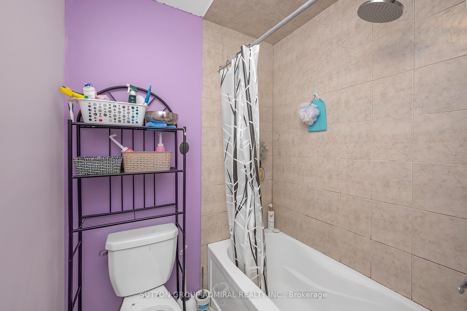 4 Bedrooms Condo at 6 Atessa,  Hamilton For sale