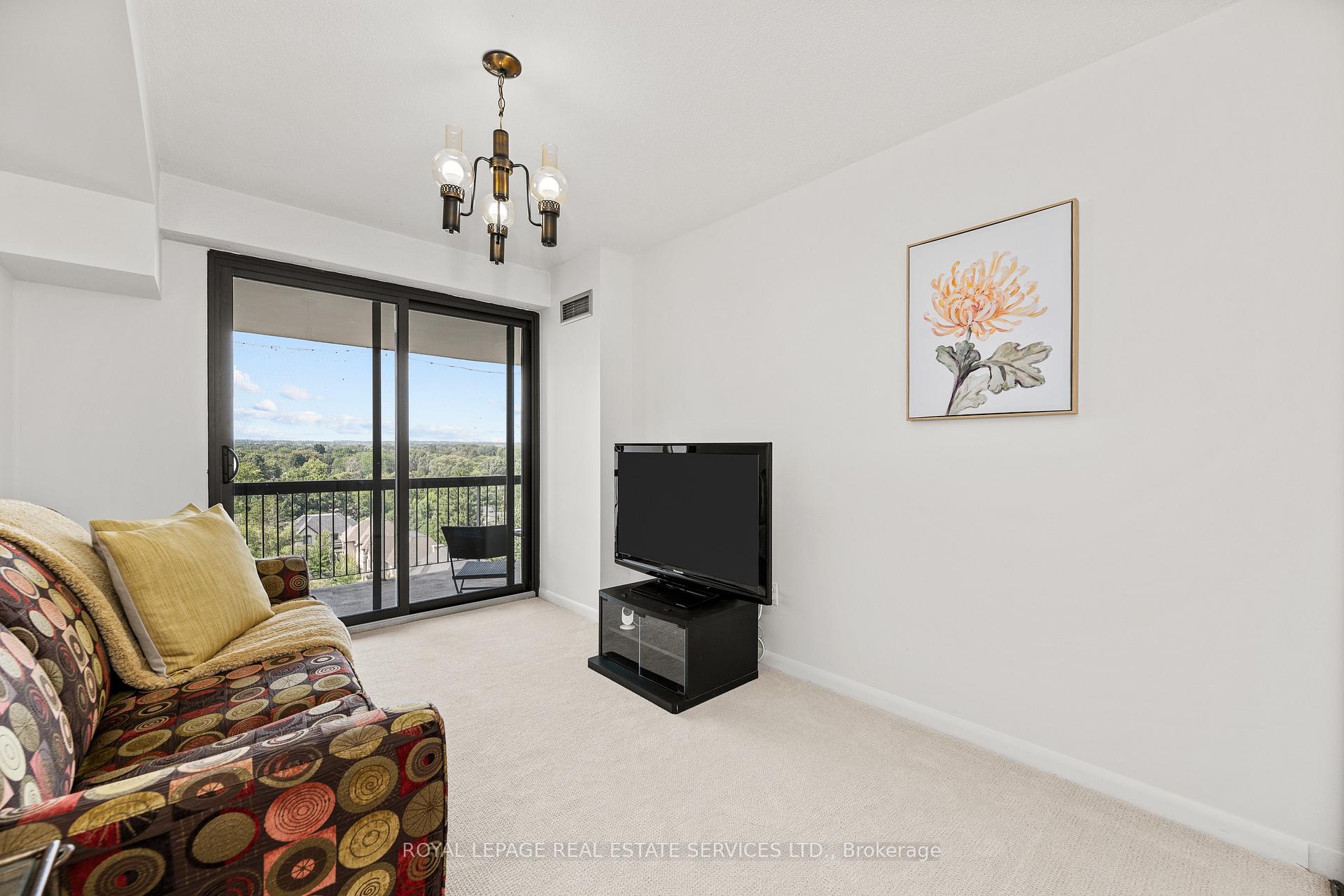 2 Bedrooms Condo at 2185 Marine,  Oakville For sale