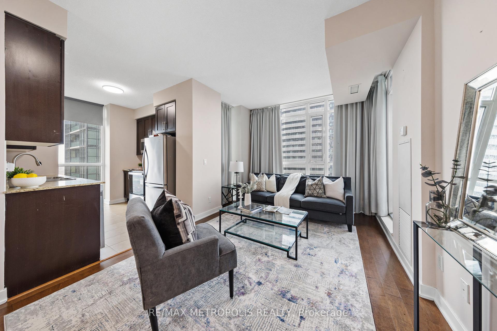 2 Bedrooms Condo at 4065 Brickstone,  Mississauga For sale