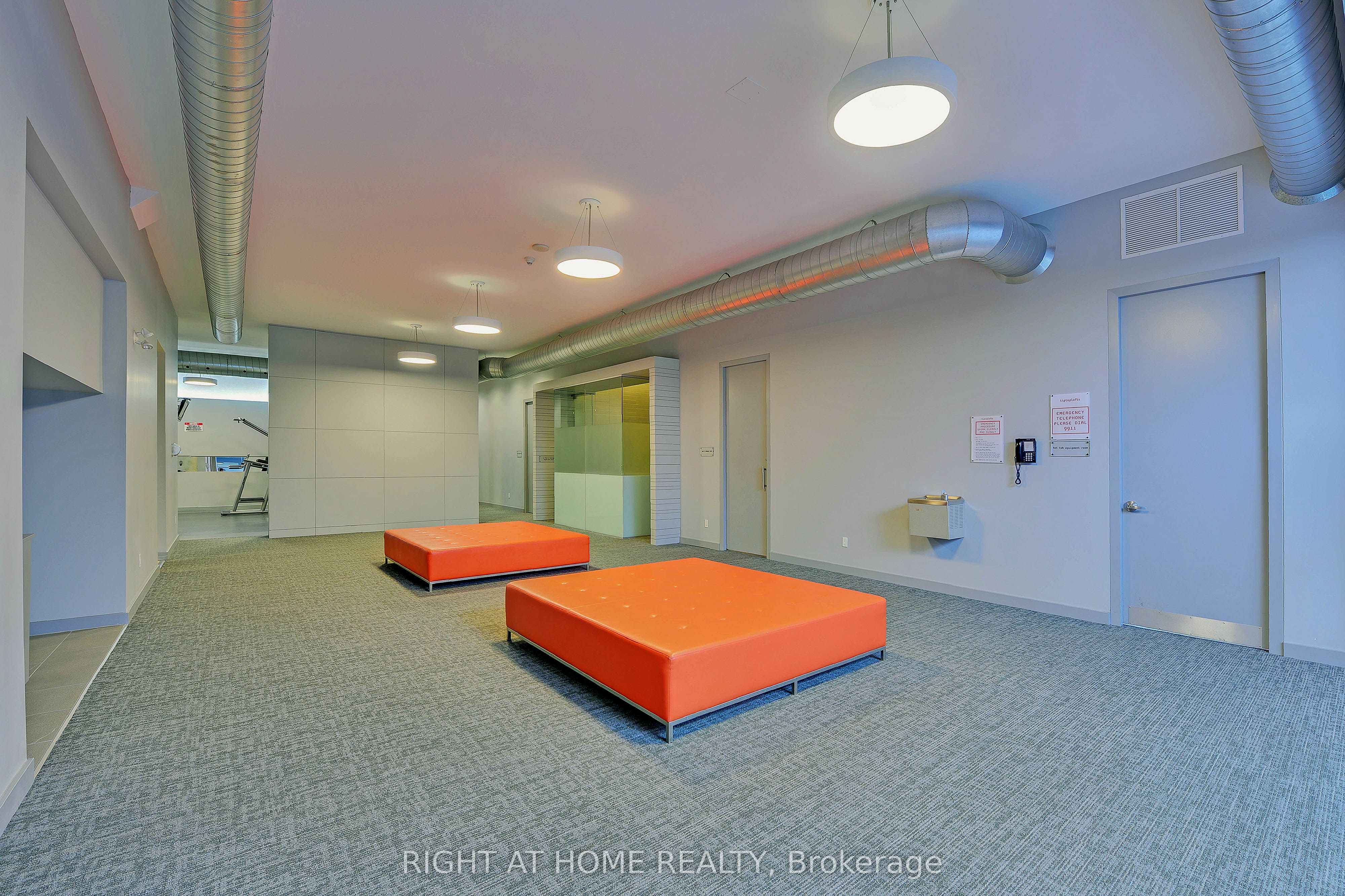 637 Lake Shore Boulevard W, #1020