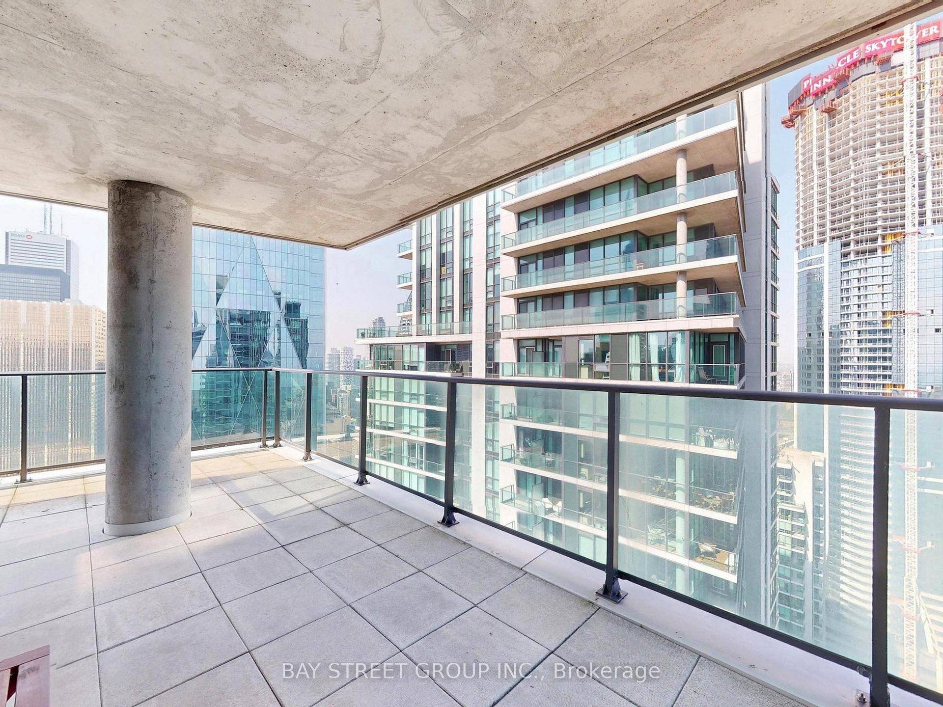 3 Bedrooms Condo at 33 BAY, Toronto For sale
