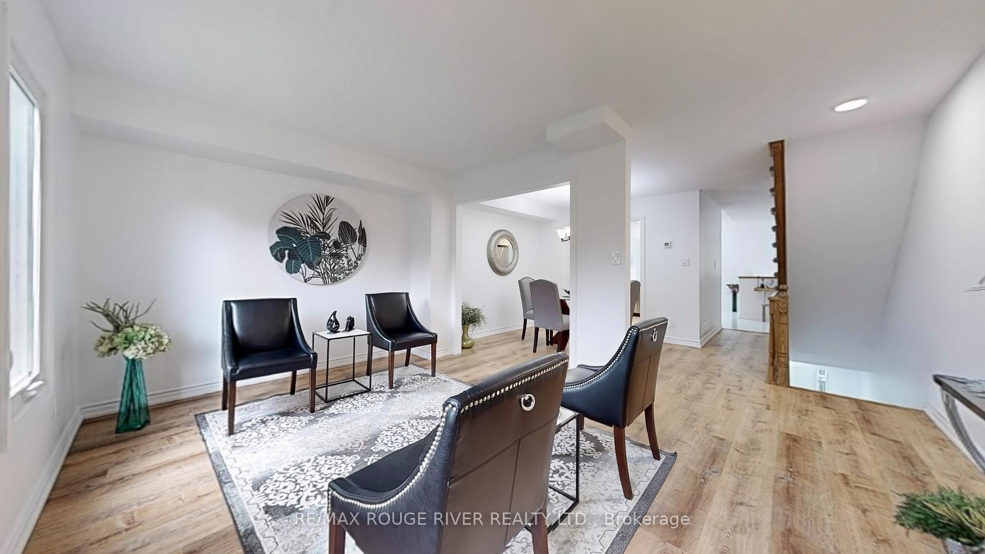 3 Bedrooms Condo at 2 Dowry, Toronto For sale