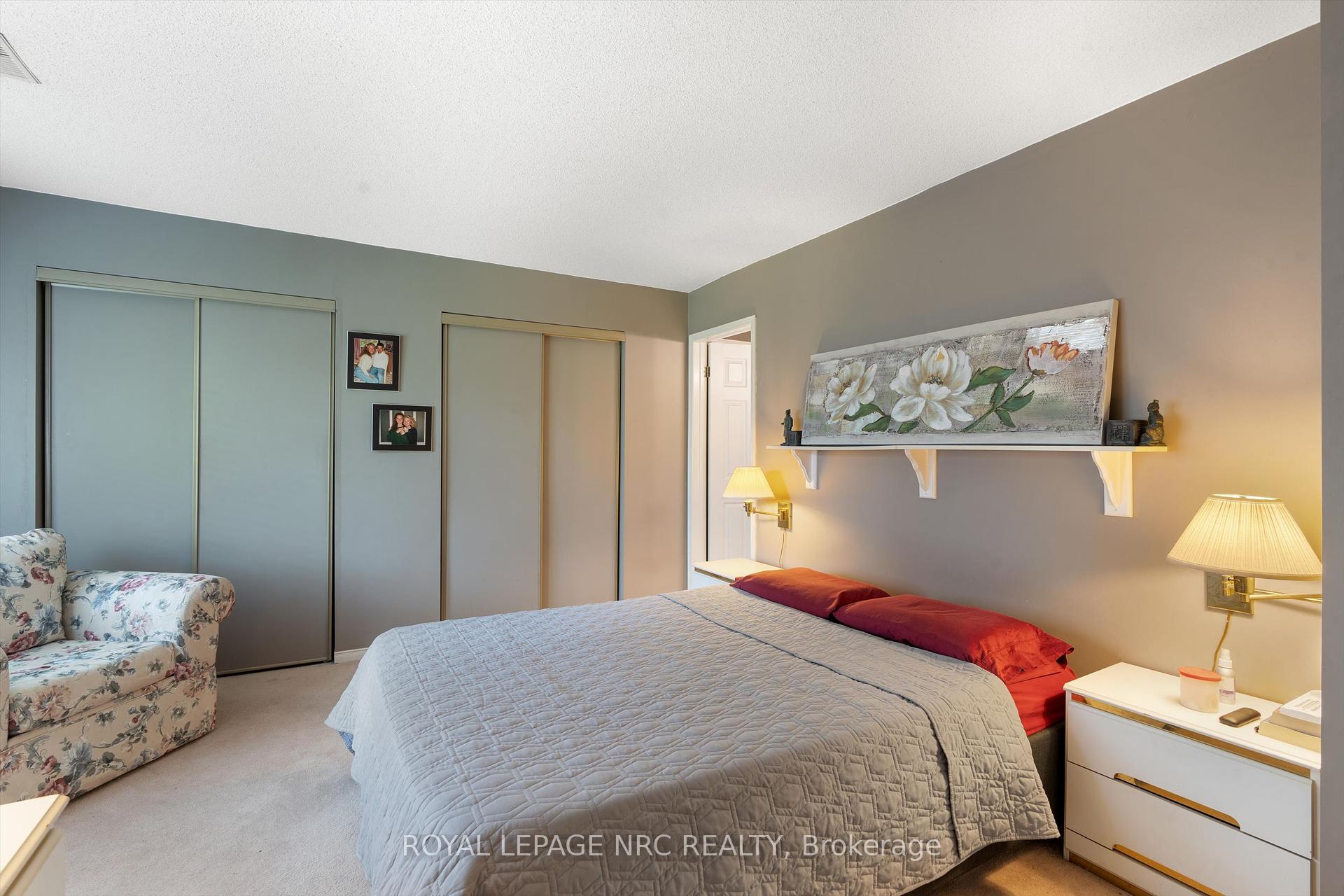 2 Bedrooms Condo at 2530 Northhampton, Burlington For sale