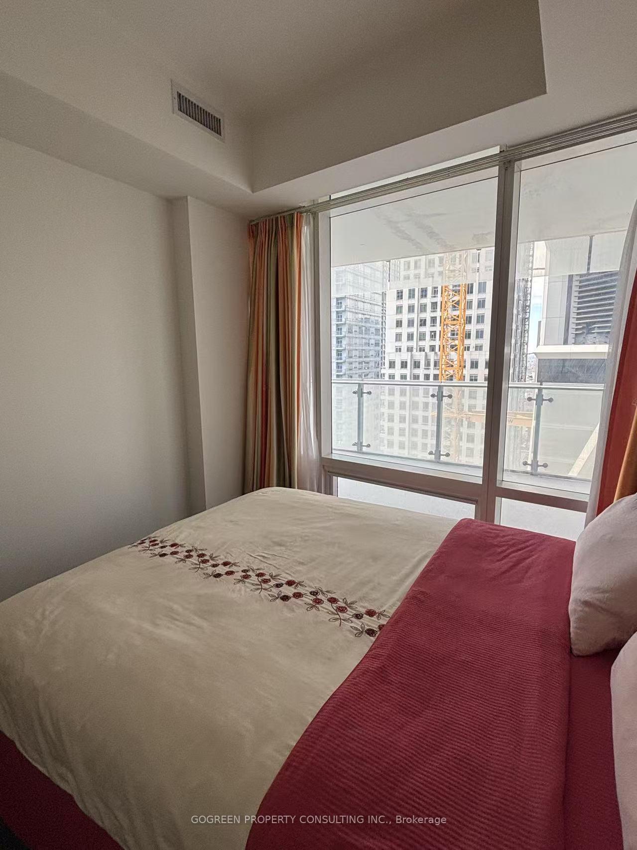 2 Bedrooms Condo at 1 Bloor,  Toronto For sale