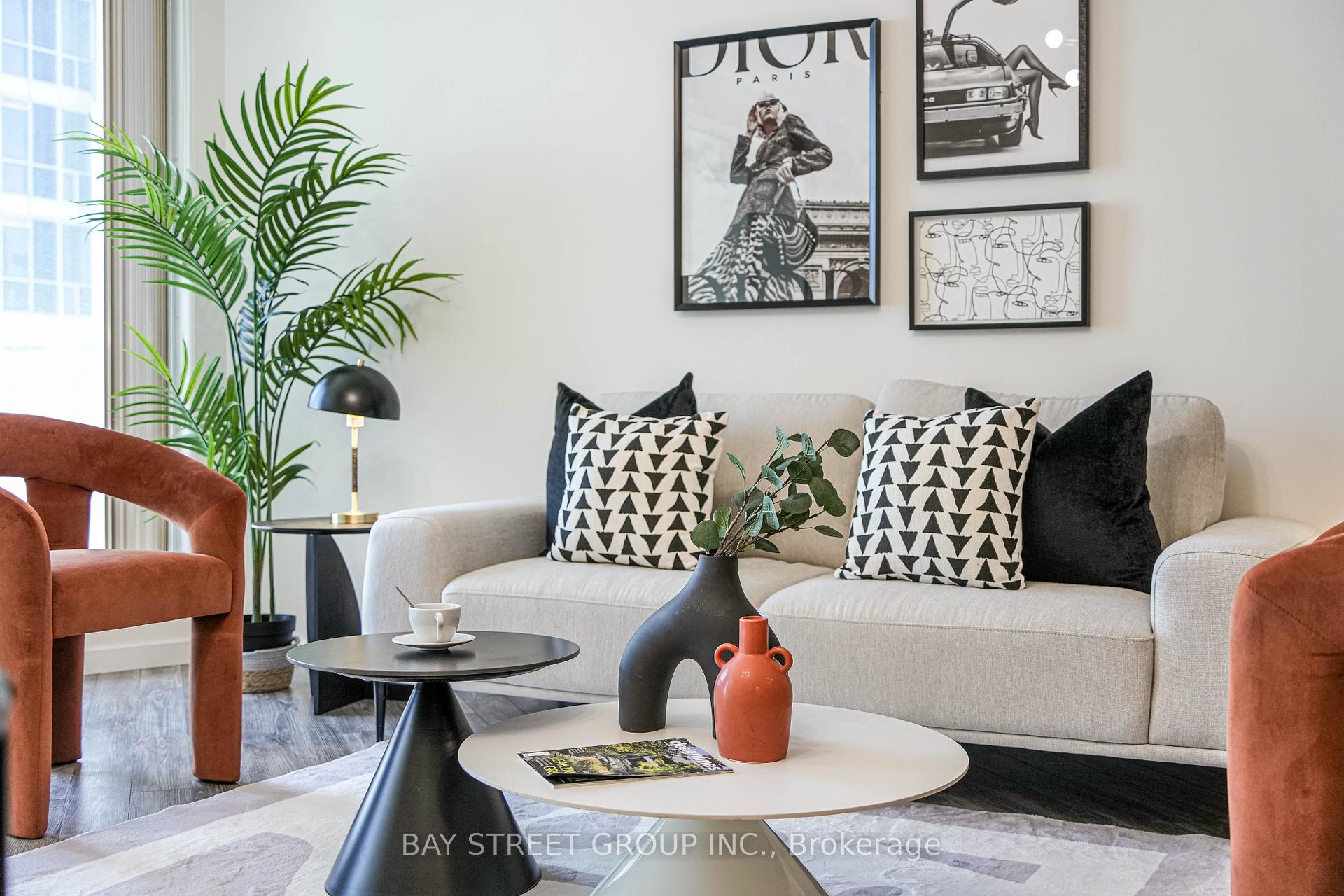 1 Bedroom Condo at 8 York, Toronto For sale